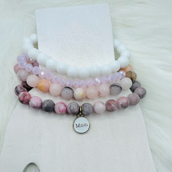 “Mom” Arm Candy Beaded Bracelet - Picture 2 of 7